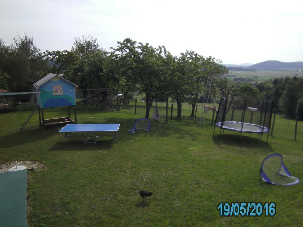 Ferienwohnung Blockhaus Familie Raidl Riegersburg Exterior foto